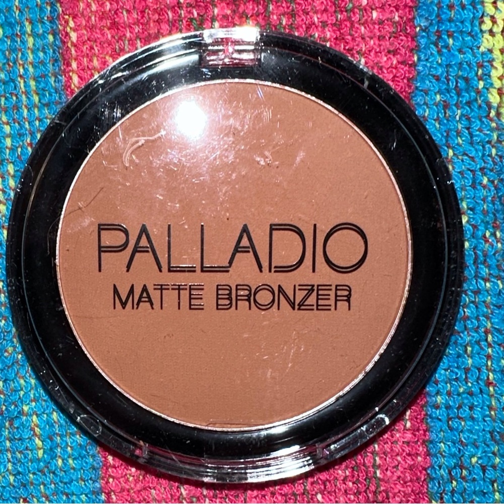 Palladio matte bronzer